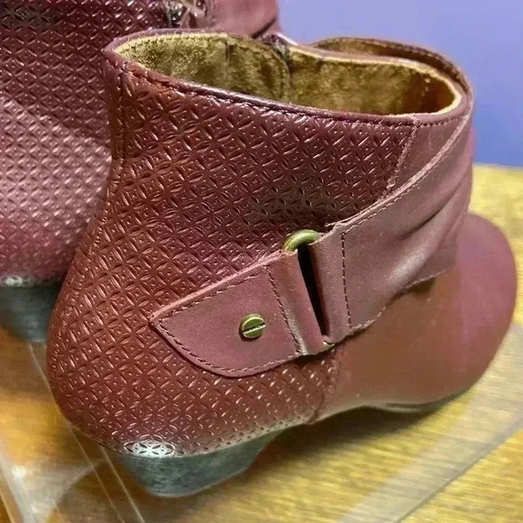 Rockport Women's Brynn Ruched Maroon/Brown Ankle Boot Size 7.5‎ - Picture 4 of 9